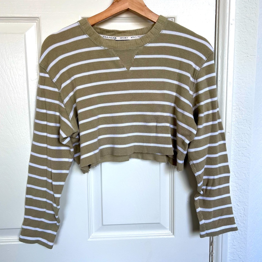 Cropped, long-sleeve shirt